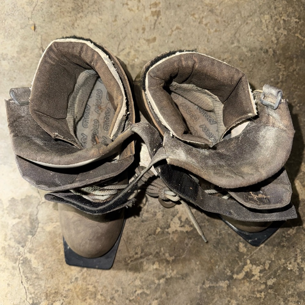 Asolo Glissade 400 Leather Ski Boots - 10.5 (28.5 Mondo) - Picture 4 of 5
